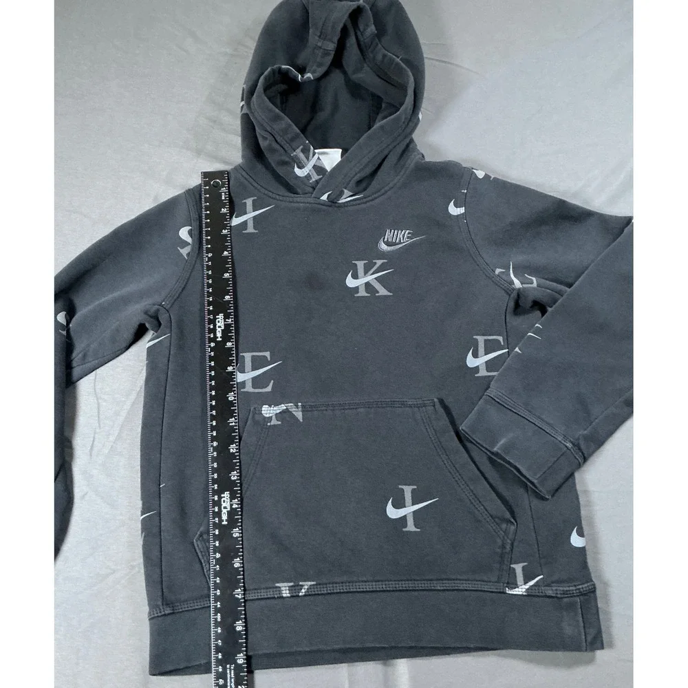 Nike Sportswear Boys Small Black Alphanumeric Logo Print Hoodie DX5699-010